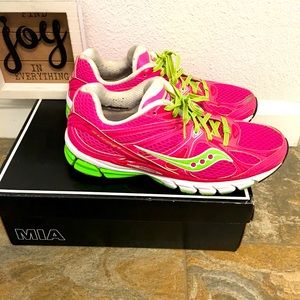 ✨ Moving sale 🚗- Saucony Pink Running Shoes, Size 8
